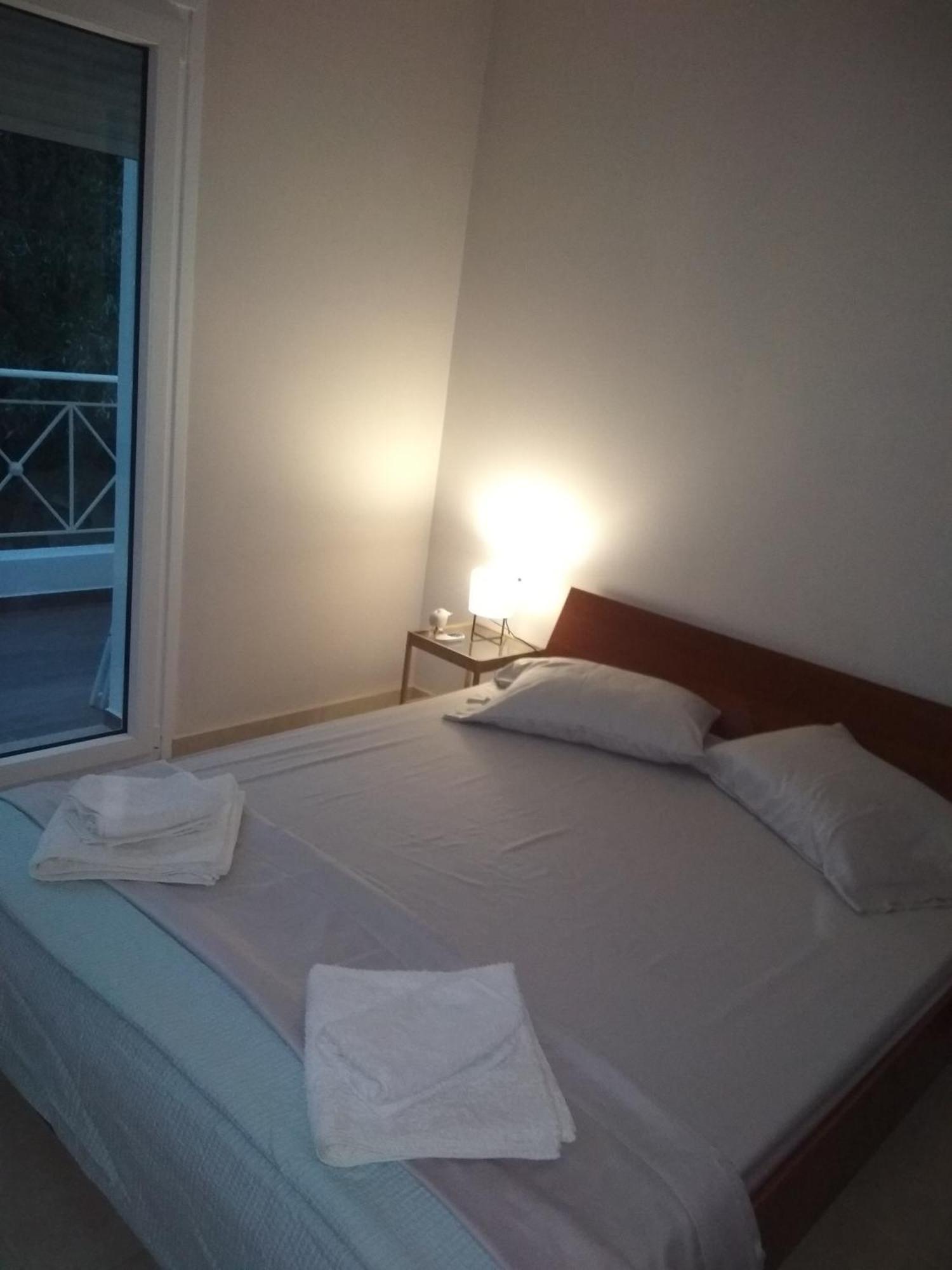 Cozy Villa Vita Lagonisi Kalivia Thorikou Oda fotoğraf